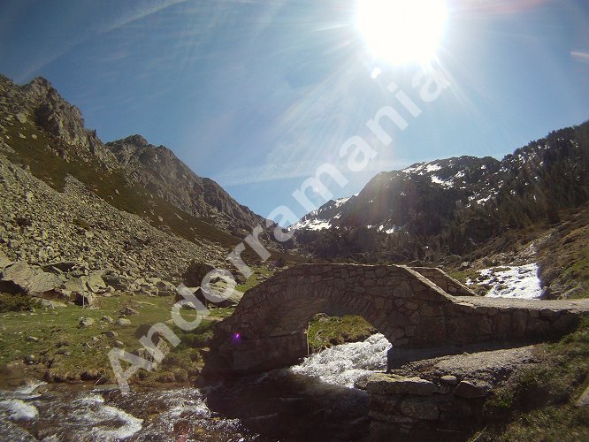 Vall&eacute;e d'Incl&egrave;s Andorre + &Eacute;tang de Juclar