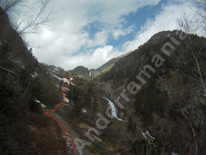 Pic de Comapedrosa Andorra - Andorre - Pont au dessus du torrent.