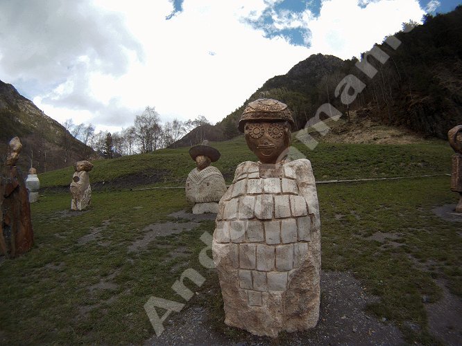 La Ruta del Ferro Ordino (Andorra) - Campo de estatuas.